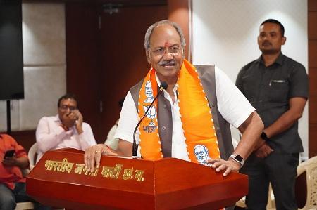 रायपुर दक्षिण के मतदाताओं, कार्यकर्ताओं का सांसद बृजमोहन अग्रवाल ने किया सम्मान...