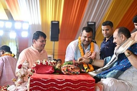 शिव महापुराण में गणेश भगवन का हुआ मंगल विवाह, CM साय की धर्मपत्नी और पुत्र हुए शामिल...