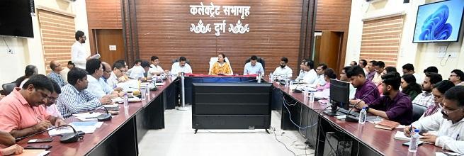 जल एवं स्वच्छता समिति की बैठक में कलेक्टर ने दिये निर्देश... 1 जल एवं स्वच्छता समिति की बैठक में कलेक्टर ने दिये निर्देश...