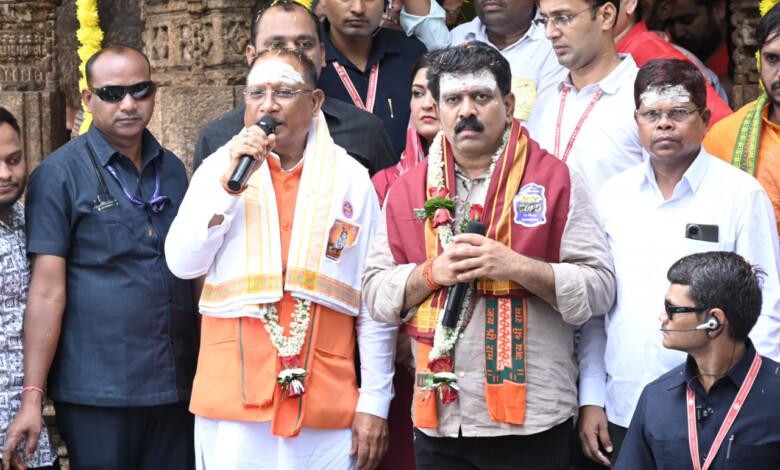 मुख्यमंत्री विष्णुदेव साय ने शिव भक्त कावड़ियो और श्रद्धालुओं से कहा कि आज बड़े सौभाग्य की बात है... 5 मुख्यमंत्री विष्णुदेव साय ने शिव भक्त कावड़ियो और श्रद्धालुओं से कहा कि आज बड़े सौभाग्य की बात है...