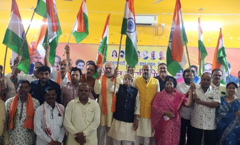 भाजपा की हर घर तिरंगा- तिरंगा यात्रा अभियान की शुरुआत... 1 भाजपा की हर घर तिरंगा- तिरंगा यात्रा अभियान की शुरुआत...
