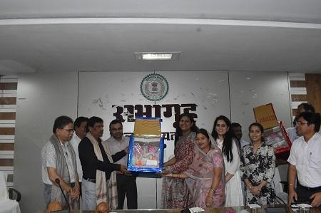 जिला पंचायत में सेवानिवृत्त दो कर्मचारी को दी बिदाई... 3 जिला पंचायत में सेवानिवृत्त दो कर्मचारी को दी बिदाई...