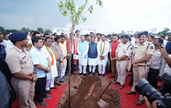 मुख्यमंत्री विष्णु देव साय ने ’एक पेड़ मां के नाम’ अभियान के तहत किया वृक्षारोपण...