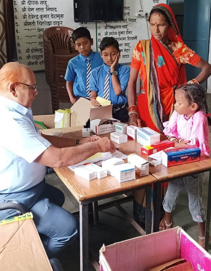ग्राम पाउवारा में निःशुल्क चिकित्सा शिविर का आयोजन...