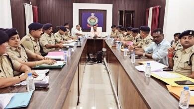 पुलिस महानिरीक्षक दुर्ग रेंज ने ली जिला दुर्ग के राजपत्रित अधिकारियों थाना प्रभारियों को मीटिंग