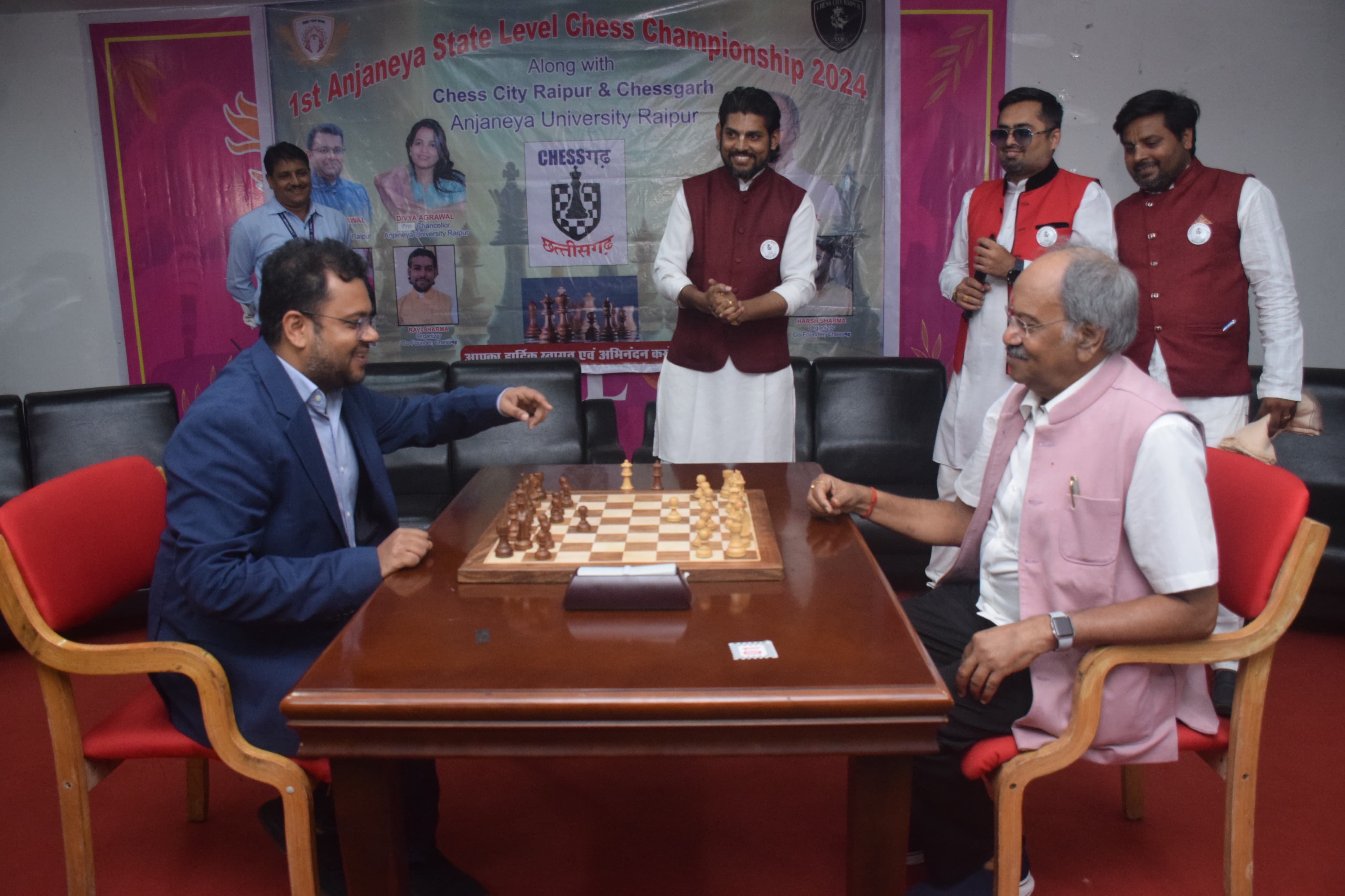 शतरंज धैर्य, योजना और सही समय पर निर्णय लेने की कला सिखाता है : सांसद बृजमोहन अग्रवाल... 1 शतरंज धैर्य, योजना और सही समय पर निर्णय लेने की कला सिखाता है : सांसद बृजमोहन अग्रवाल...