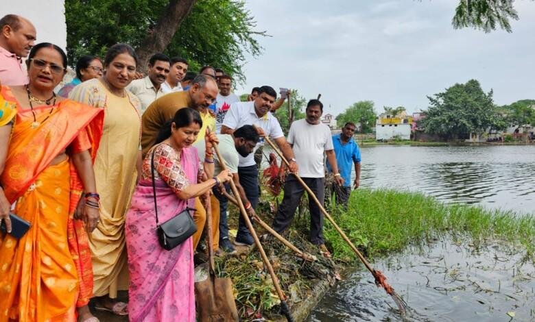 स्वच्छता ही सेवा कार्यक्रम में पहुँचे विधायक गजेंद्र यादव...