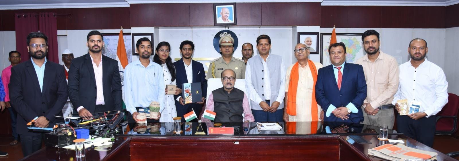 छत्तीसगढ़ स्वामी विवेकानंद तकनीकी विश्वविद्यालय फाउंडेशन फॉर रूरल टेक्नोलॉजी एंड एंटरप्रेन्योरशिप के प्रतिनिधियों की राज्यपाल से मुलाकात..