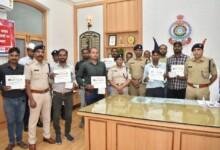 पुलिस अधीक्षक दुर्ग द्वारा गुडसेमेरिटनों को प्रशस्ति पत्र एवं उपहार देकर किया गया सम्मानित...