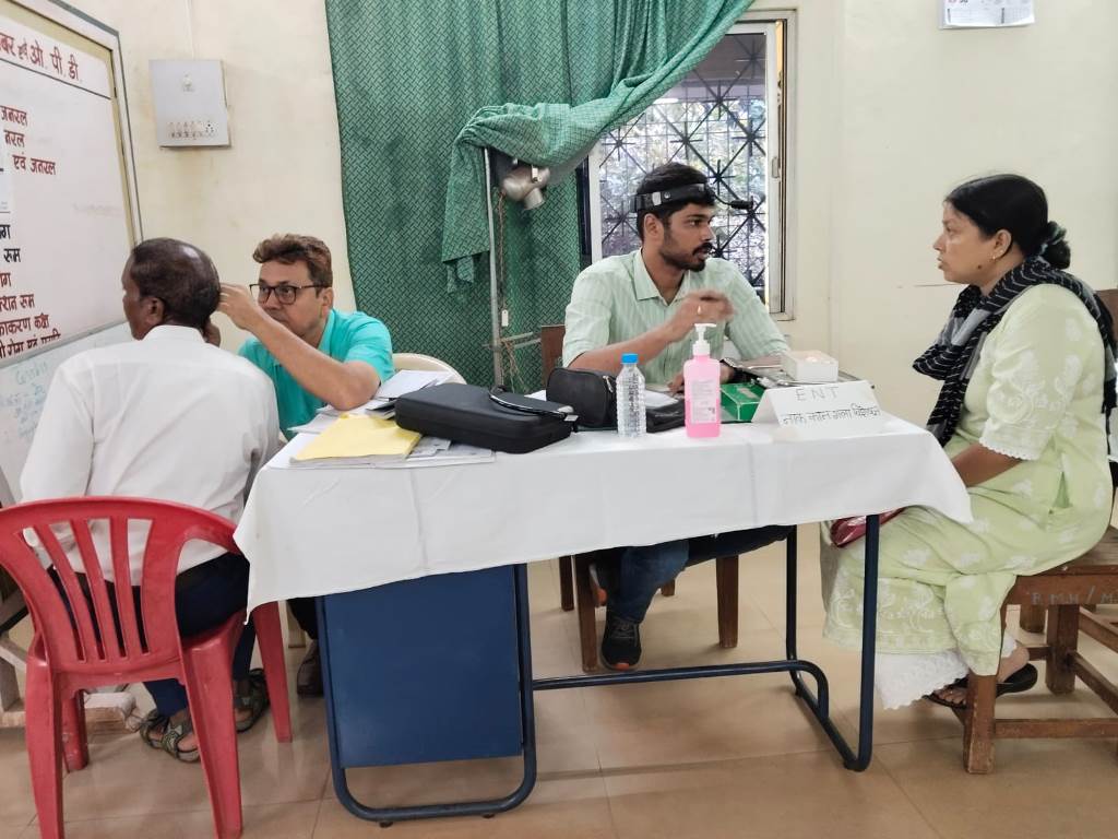 बीएसपी द्वारा आयोजित स्वास्थ्य शिविर में राजहरा के नागरिकों ने उठाया निःशुल्क स्वास्थ्य सुविधाओं का लाभ