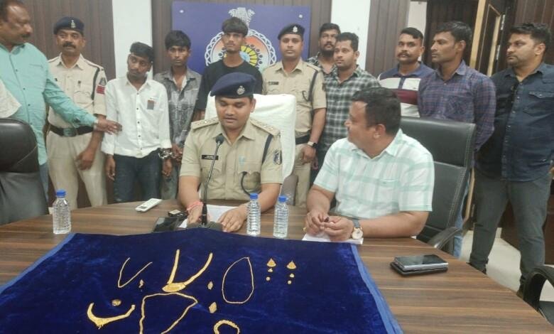 खुर्सीपार में चोरी का खुलासा, 3 आरोपी गिरफ्तार, 8 लाख के सोने-चांदी के जेवरात बरामद...