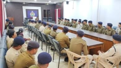 दुर्ग पुलिस के अधिकारियों की कोर्ट कर्मचारियों के साथ महत्वपूर्ण बैठक...