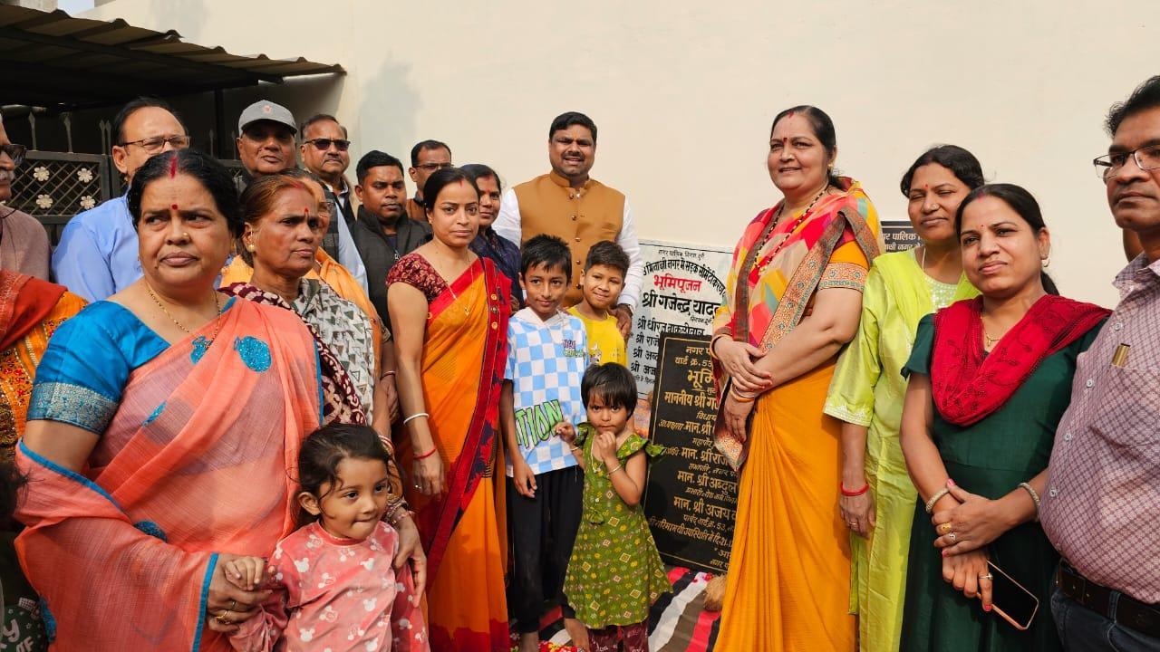 बोरसी और पुलगांव में 1 करोड़ 28₹ लाख से होगा विकास कार्य, विधायक गजेन्द्र यादव ने वार्ड की जनता के साथ किया भूमिपूजन
