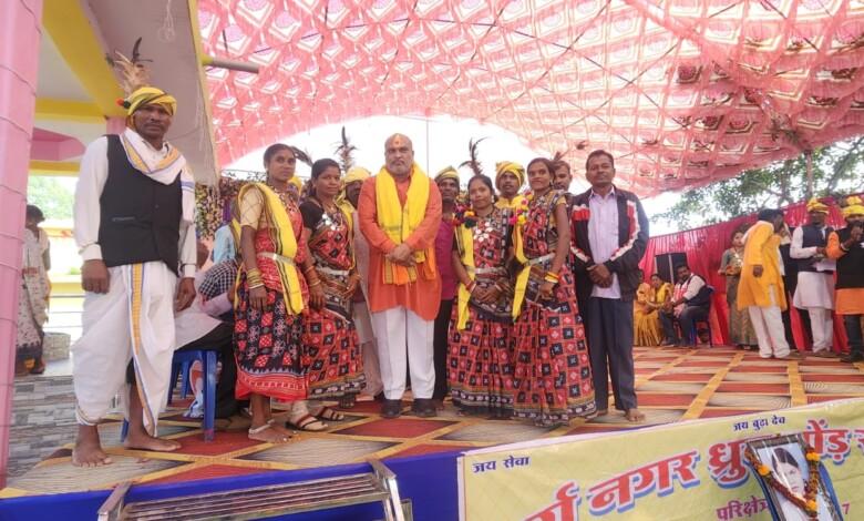 बलिदान दिवस पर शहीद वीर नारायण सिंह को याद कर किया श्रद्धांजलि अर्पित... 5 बलिदान दिवस पर शहीद वीर नारायण सिंह को याद कर किया श्रद्धांजलि अर्पित...