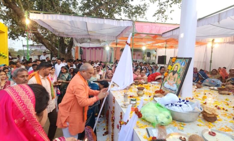 बाबा गुरु धासीदास जयंती व मंडाई मिलन समारोह कार्यक्रम में सम्मिलित हुए दुर्ग ग्रामीण विधायक ललित चंद्राकर 5 बाबा गुरु धासीदास जयंती व मंडाई मिलन समारोह कार्यक्रम में सम्मिलित हुए दुर्ग ग्रामीण विधायक ललित चंद्राकर