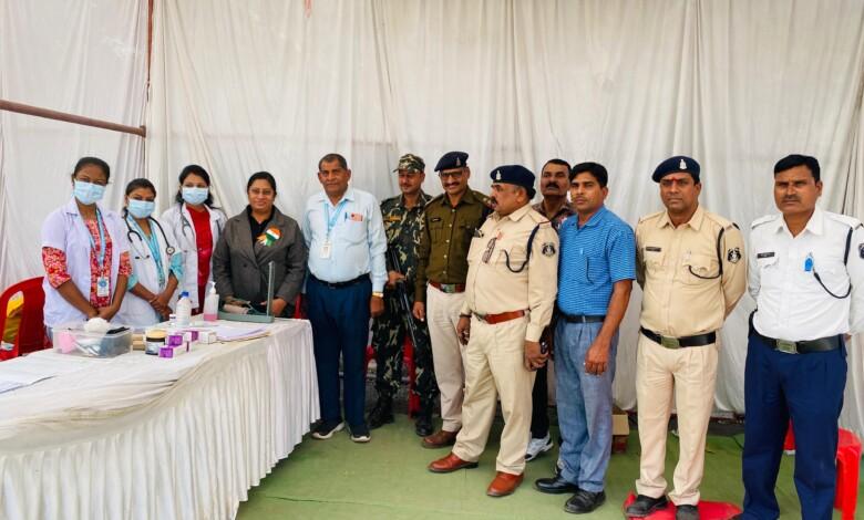 सडक सुरक्षा माह के छठवें दिन स्पर्श हास्पिटल की टीम द्वारा वाहन चालको का निःशुल्क स्वास्थ्य परीक्षण किया गया... 5 सडक सुरक्षा माह के छठवें दिन स्पर्श हास्पिटल की टीम द्वारा वाहन चालको का निःशुल्क स्वास्थ्य परीक्षण किया गया...