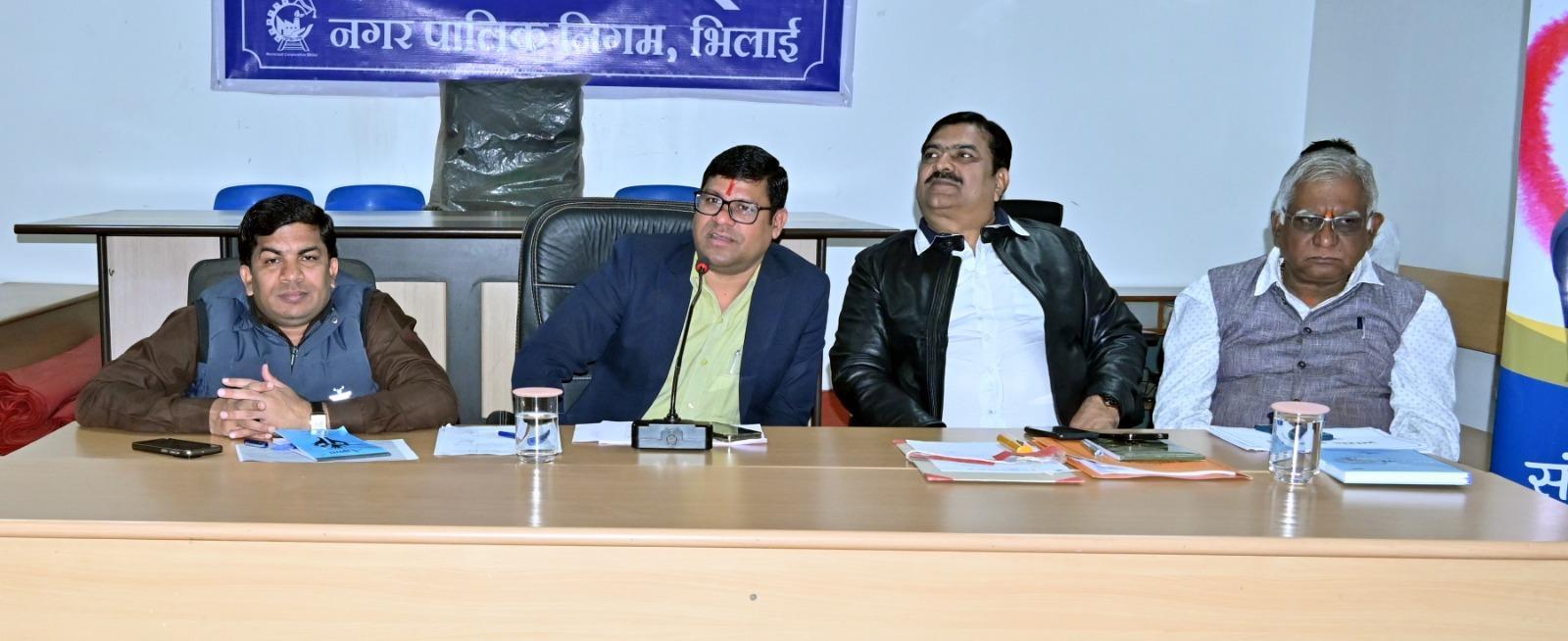 घर में सोलर पैनल लगवाके प्रधानमंत्री सूर्य घर मुफ्त बिजली योजना का लाभ उठावें...