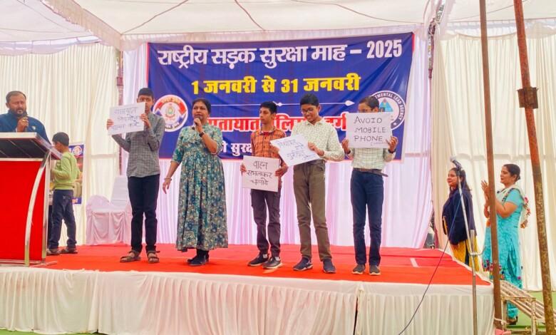 स्पेशल बच्चों ने वाहन चालको से अपील कि वाहन चलाते समय यातायात नियमों का सदैव करें पालन...