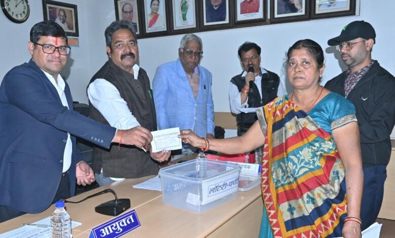 प्रधानमंत्री आवास योजना के हितग्राहियो को 29 मकान किया गया आबंटित... 1 प्रधानमंत्री आवास योजना के हितग्राहियो को 29 मकान किया गया आबंटित...