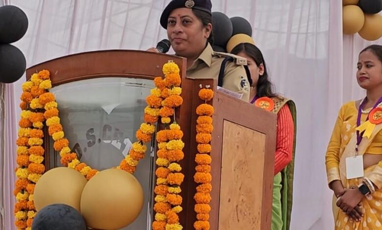 लापरवाहीपूर्वक सर्विस रोड में बस चलाते पाये जाने पर की गई कार्यवाही... 5 लापरवाहीपूर्वक सर्विस रोड में बस चलाते पाये जाने पर की गई कार्यवाही...