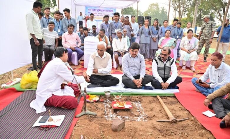 बीएसपी-सीएसआर के सहयोग से आईटीआई भवन निर्माण कार्य का हुआ भूमिपूजन