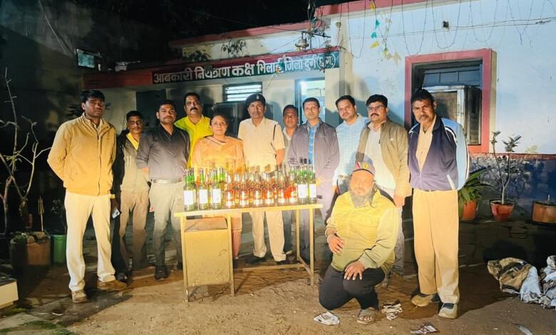 दुर्ग आबकारी विभाग द्वारा भारी मात्रा में जप्त किया गया मध्यप्रदेश की हाई रेंज की शराब... 1 दुर्ग आबकारी विभाग द्वारा भारी मात्रा में जप्त किया गया मध्यप्रदेश की हाई रेंज की शराब...