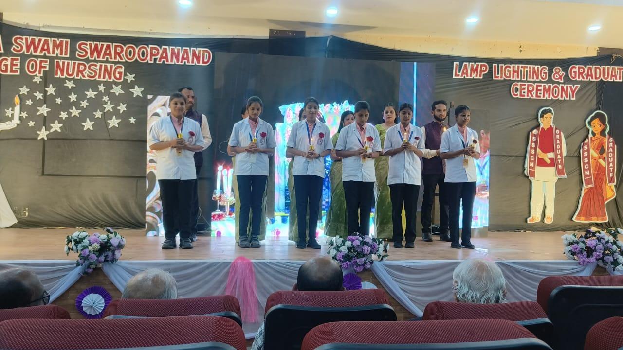 शंकराचार्य स्वामी स्वरूपानंद कॉलेज ऑफ नर्सिंग में लैंप लाइटिंग एवं ग्रेजुऐशन सेरेमनी...