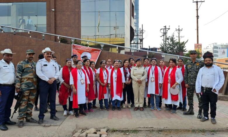 सड़क सुरक्षा माह 2025: नेहरू नगर चौक पर नुक्कड़ नाटक और जागरूकता मार्च... 1 सड़क सुरक्षा माह 2025: नेहरू नगर चौक पर नुक्कड़ नाटक और जागरूकता मार्च...