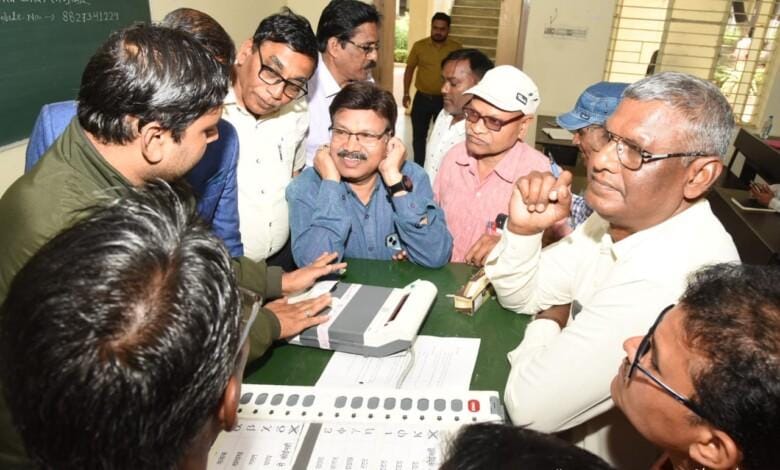 पीठासीन अधिकारी एवं मतदान अधिकारी को दिया गया प्रशिक्षण...