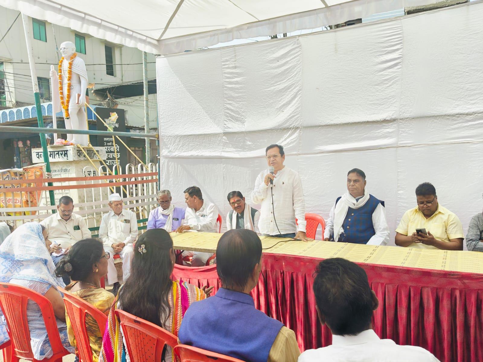 भिलाई में शहीद दिवस पर महात्मा गांधी को श्रद्धांजलि, सैकड़ों कार्यकर्ताओं ने लिया हिस्सा...