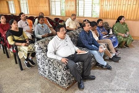 नगरीय निकाय निर्वाचन 2025: ईव्हीएम मशीन से किया जाएगा महापौर एवं पार्षदों का निर्वाचन.... 6 नगरीय निकाय निर्वाचन 2025: ईव्हीएम मशीन से किया जाएगा महापौर एवं पार्षदों का निर्वाचन....