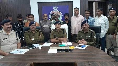 शासकीय जमीन पर कब्जा कर फर्जी रजिस्ट्री पेपर तैयार कर शासकीय भूमि को विक्रय करने वालो को पकड़ने में दुर्ग पुलिस को मिली सफलता.... 1 शासकीय जमीन पर कब्जा कर फर्जी रजिस्ट्री पेपर तैयार कर शासकीय भूमि को विक्रय करने वालो को पकड़ने में दुर्ग पुलिस को मिली सफलता....
