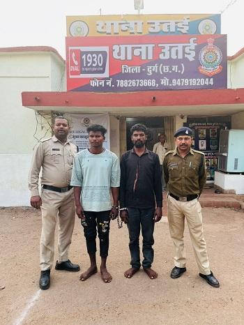 पुलिस के साथ अभद्रता व शासकीय कार्य में बाधा पहुंचाते हुए उपद्रव करने वाले आरोपीगण गिरफ्तार... 1 पुलिस के साथ अभद्रता व शासकीय कार्य में बाधा पहुंचाते हुए उपद्रव करने वाले आरोपीगण गिरफ्तार...