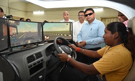 महिला सशक्तिकरण की नई दिशा: भिलाई इस्पात संयंत्र के सीएसआर विभाग द्वारा निःशुल्क ड्राइविंग प्रशिक्षण.... 1 महिला सशक्तिकरण की नई दिशा: भिलाई इस्पात संयंत्र के सीएसआर विभाग द्वारा निःशुल्क ड्राइविंग प्रशिक्षण....