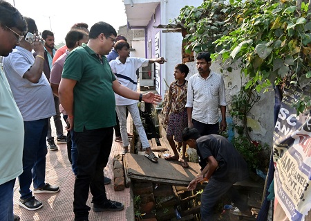 सफाई किस प्रकार से होगा जब नाले और नाली के ऊपर अवैध कब्जा कर लेगें.... 1 सफाई किस प्रकार से होगा जब नाले और नाली के ऊपर अवैध कब्जा कर लेगें....