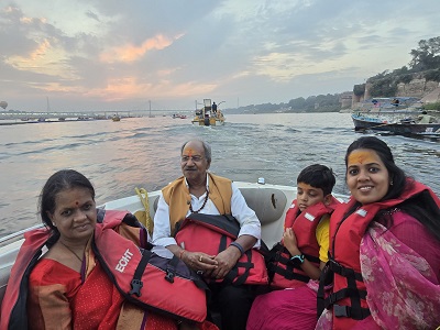 महाकुंभ 2025: सांसद बृजमोहन अग्रवाल ने किया त्रिवेणी संगम में स्नान....