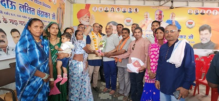विजयी प्रत्याशियों ने दुर्ग ग्रामीण विधायक ललित चंद्राकर से मिलकर आभार व्यक्त किया... 1 विजयी प्रत्याशियों ने दुर्ग ग्रामीण विधायक ललित चंद्राकर से मिलकर आभार व्यक्त किया...