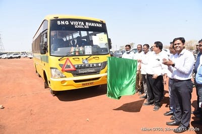 त्रिस्तरीय पंचायत आम निर्वाचन 2025: एडीएम ने मतदान दल वाहनों को हरी झंडी दिखा कर किया रवाना....