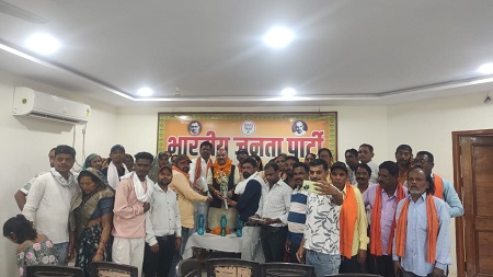 भाजपा के रीति- नीति एवं मुख्यमंत्री विष्णु देव साय के सुशासन से प्रभावित होकर ग्राम रसमडा एवं गनियारी के सरपंच एवं पंच ने भाजपा प्रवेश किया
