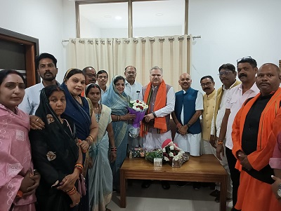 जिला भाजपा अध्यक्ष सुरेंद्र कौशिक के नेतृत्व में दुर्ग जिले के निर्वाचित नगरीय निकाय जनप्रतिनिधियों ने क्षेत्रीय संगठन महामंत्री और प्रदेश संगठन महामंत्री की मुलाकात