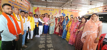 नव निर्वाचित सरपंच व पंच ने दुर्ग ग्रामीण विधायक ललित चंद्राकर से मिलकर आभार व्यक्त किया 3 नव निर्वाचित सरपंच व पंच ने दुर्ग ग्रामीण विधायक ललित चंद्राकर से मिलकर आभार व्यक्त किया