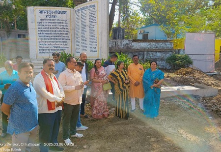 सड़क चौड़ीकरण में बाधित पेड़ो को काटने के बजाए की रही है ठगड़ा बांध में शिप्टिंग....