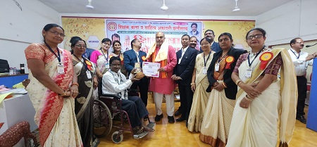 शिक्षक सम्मान समारोह कार्यक्रम में सम्मिलित हुए दुर्ग ग्रामीण विधायक ललित चंद्राकर.... 1 शिक्षक सम्मान समारोह कार्यक्रम में सम्मिलित हुए दुर्ग ग्रामीण विधायक ललित चंद्राकर....