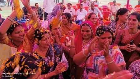 होली मिलन में भक्तिमय गीतों से निगम का माहौल हुआ मंगलमय, महापौर,सभापति व आयुक्त ने खेली फूलों की होली....