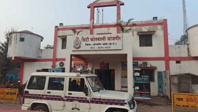 सनसनीखेज घटना: युवक ने खुद काटा अपना गला, अस्पताल में हुई मौत, जाने पूरा मामला...
