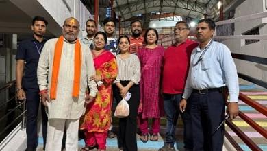 दुर्ग ग्रामीण विधायक व राज्य ग्रामीण एवं अन्य पिछड़ा वर्ग क्षेत्र विकास प्राधिकरण उपाध्यक्ष ललित चंद्राकर ने सह परिवार किया माता बम्लेश्वरी का दर्शन....