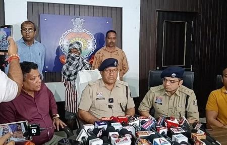 दुर्ग में घटित बालिका के अपहरण/हत्या के मामले का खुलासा.... 1 दुर्ग में घटित बालिका के अपहरण/हत्या के मामले का खुलासा....