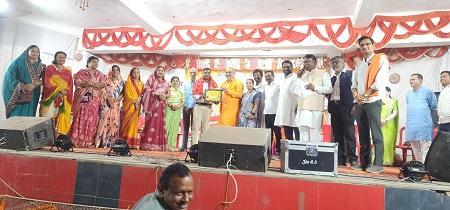 मां कल्याणी की पूजा अर्चना कर प्रदेश वासियों की सुख समृद्धि और खुशहाली की कामना की- विधायक ललित चंद्राकर... 1 मां कल्याणी की पूजा अर्चना कर प्रदेश वासियों की सुख समृद्धि और खुशहाली की कामना की- विधायक ललित चंद्राकर...