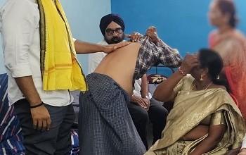 पीड़ित परिजनों से मिले विधायक देवेंद्र यादव, परिवार ने सीबीआई जांच की मांग की...