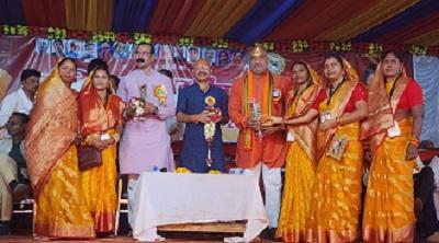 जिला स्तरीय निषाद केवट समाज वार्षिक महासम्मेलन में सम्मिलित दुर्ग ग्रामीण विधायक ललित चंद्राकर... 1 जिला स्तरीय निषाद केवट समाज वार्षिक महासम्मेलन में सम्मिलित दुर्ग ग्रामीण विधायक ललित चंद्राकर...
